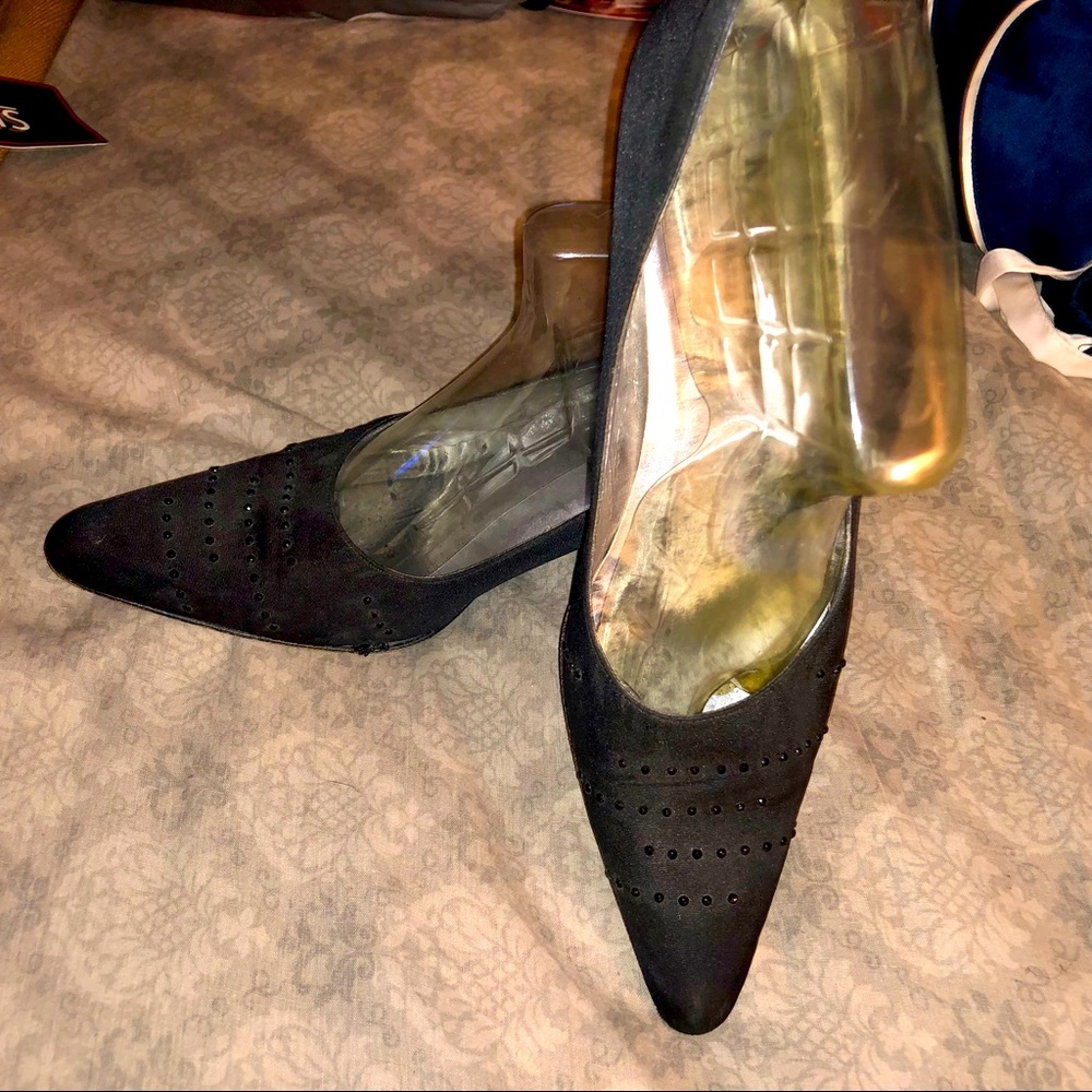 Ladiea black Italian rhineatine pumps size 8